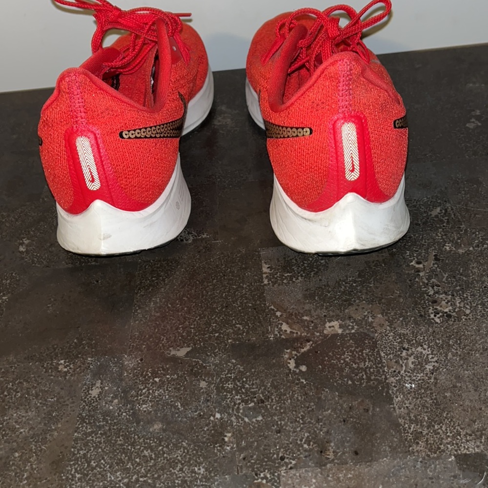 Nike - Picture 4 of 7